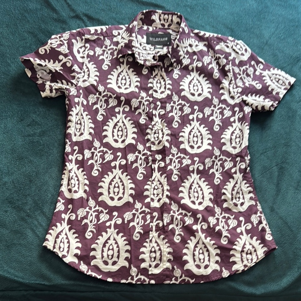 Wildfang Purple and White Casual Button Down Shirt with Tailored Fit